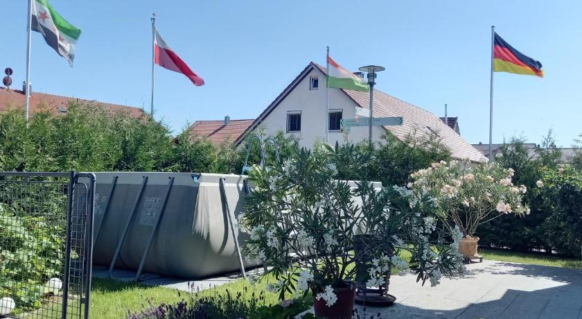 Exterior & Views 2, Gastehaus Grenzenlos, Straubing-Bogen