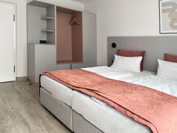 Bedroom 3, DORMERO Hotel Bargenturm Lüneburg, Lüneburg