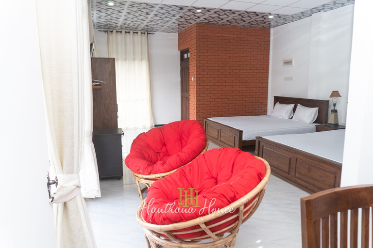 Others 4, Hanthana Home, Pathahewaheta