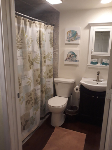 Bathroom, Alice's Black Hills Cottage, Pennington