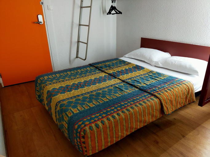 Bedroom 4, Hotel Thania, Hérault