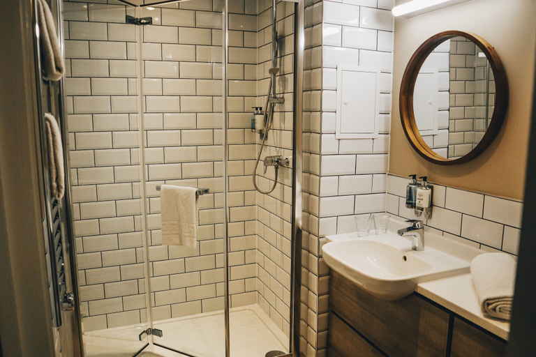 Bathroom 4, The Knaresborough Inn - The Inn Collection Group, North Yorkshire