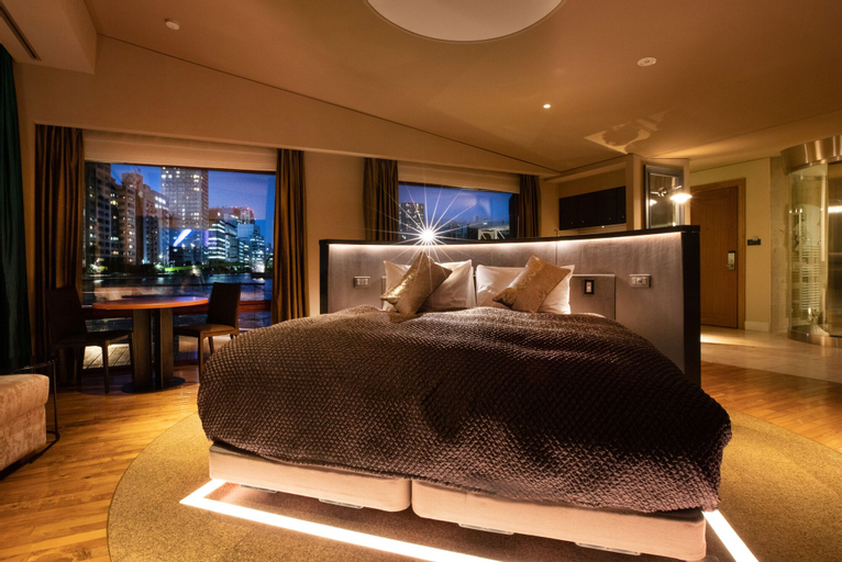 Bedroom 12