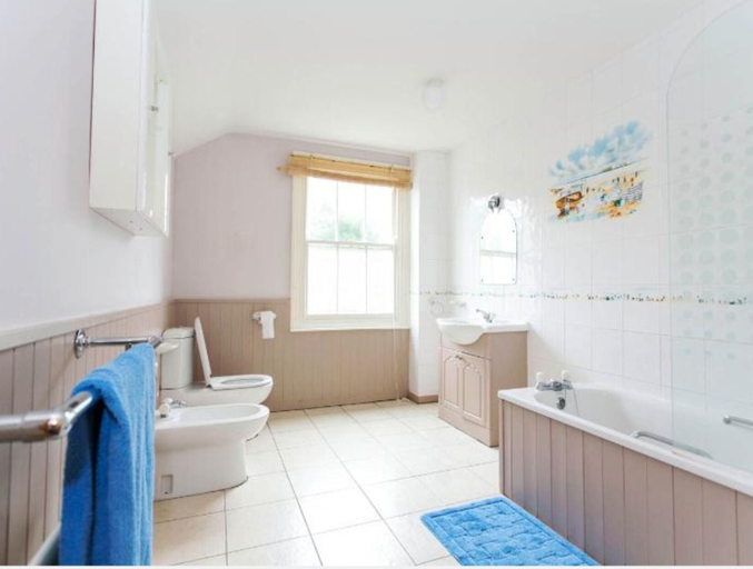 Bathroom 4, 2-bed 2- Bath Cottage Half Price Monthly Booking, Kent