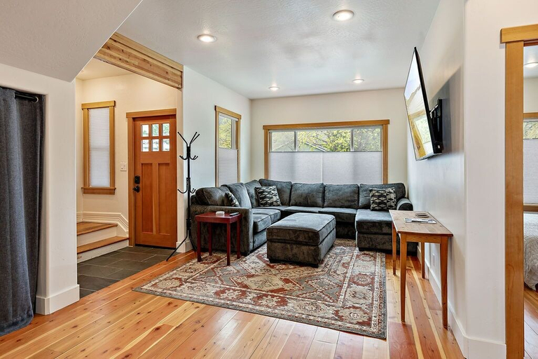Others 5, The Mountain Ave House by WanderLodges, Jackson