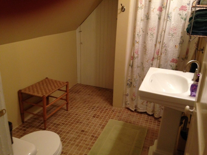 Bathroom 4, The Red Door B&B, Berkshire