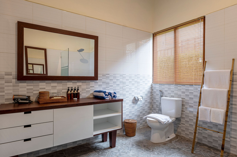 Bathroom 4