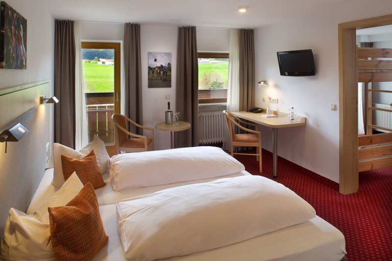 Bedroom 4, Löwen - Ihr Familienhotel im Allgäu, Ostallgäu