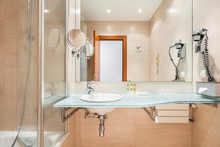 Bathroom 4, Eurostars Atlántico, A Coruña