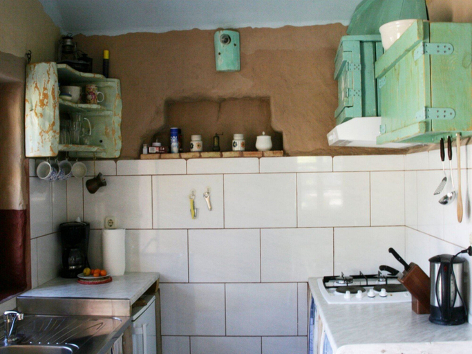 Others 5, Sage House, Trpanj