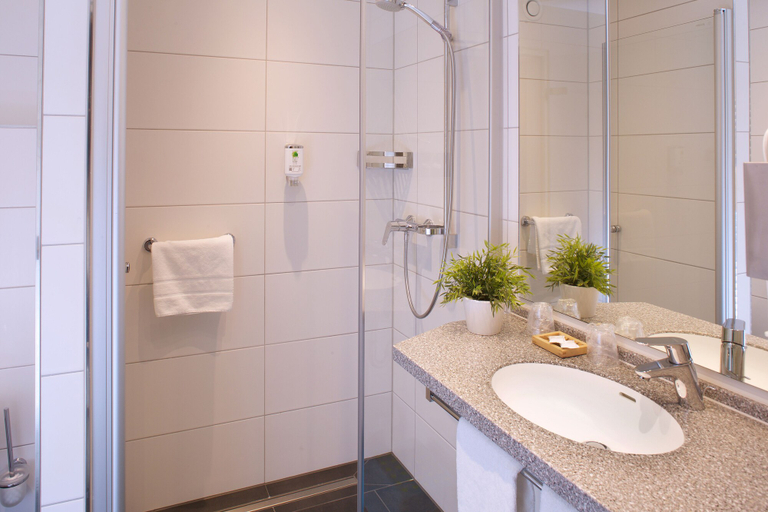 Bathroom 5, Löwen - Ihr Familienhotel im Allgäu, Ostallgäu