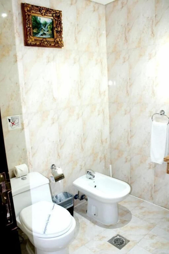 Bathroom 4, Tourist Hotel, Doha