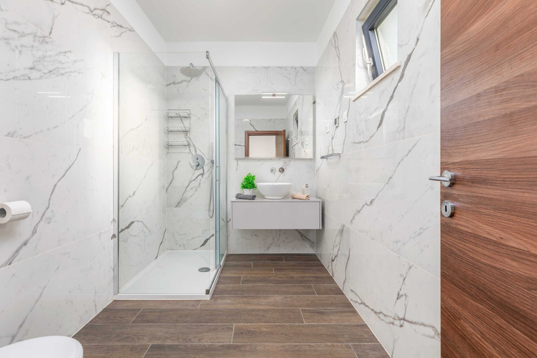 Bathroom 4, Villa Borealis, Raša