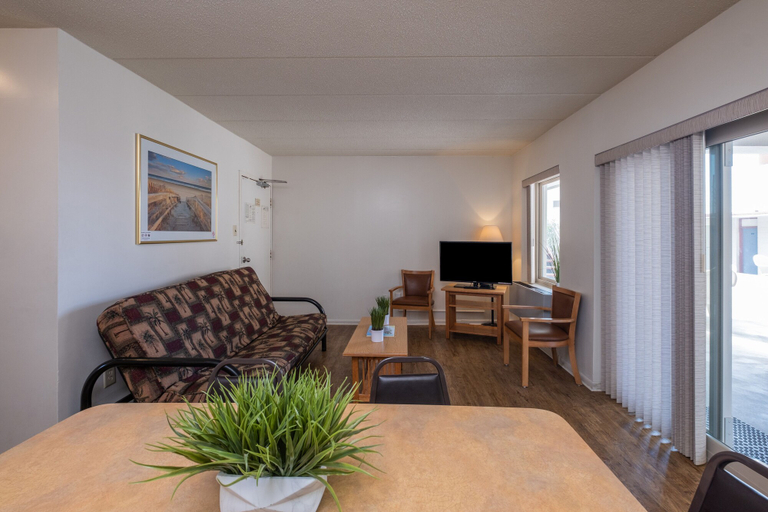 Others 5, Tahiti Inn, Cape May