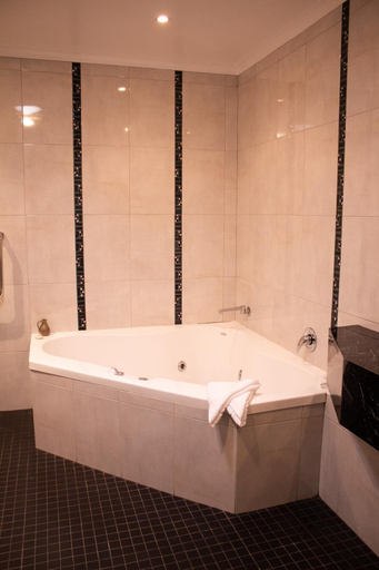Bathroom 4, Stanley Hotel, Circular Head