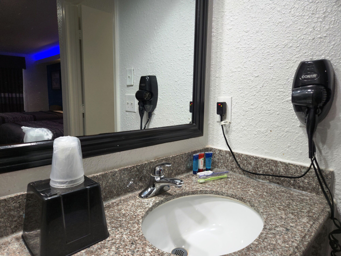 Bathroom 4, Express Inn Tomball, Houston
