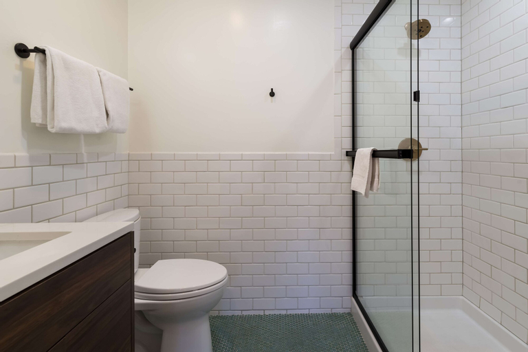 Bathroom 15