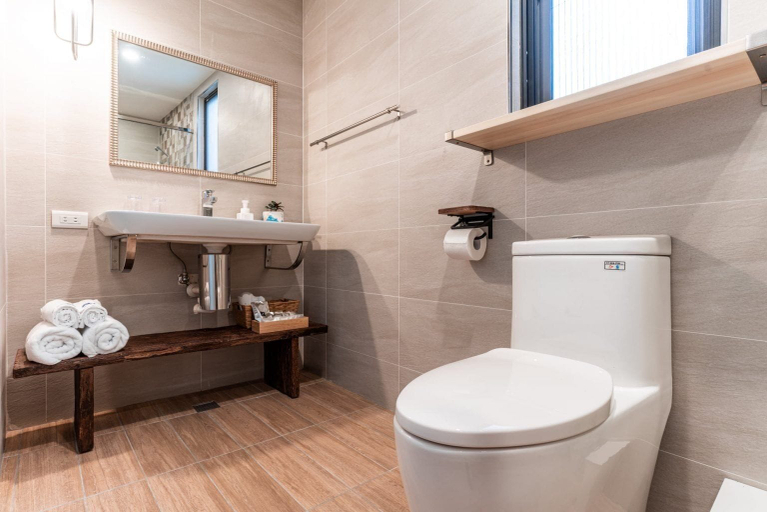 Bathroom, Marbordo, Pingtung