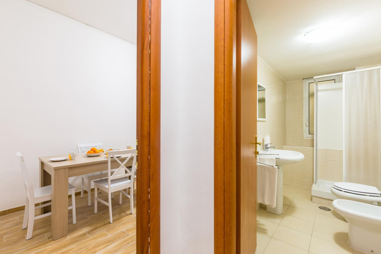 Room 4, Central Station Family Apt by Wonderful Italy, Napoli