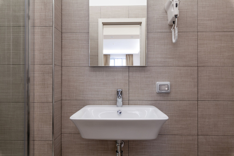 Bathroom 5, HUB NAPLES, Napoli