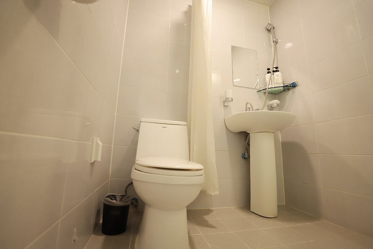 Bathroom 3, Romantic Trip, Gyeongju