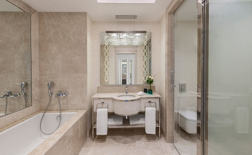 Bathroom 5, Kaya Palazzo Resort & Casino