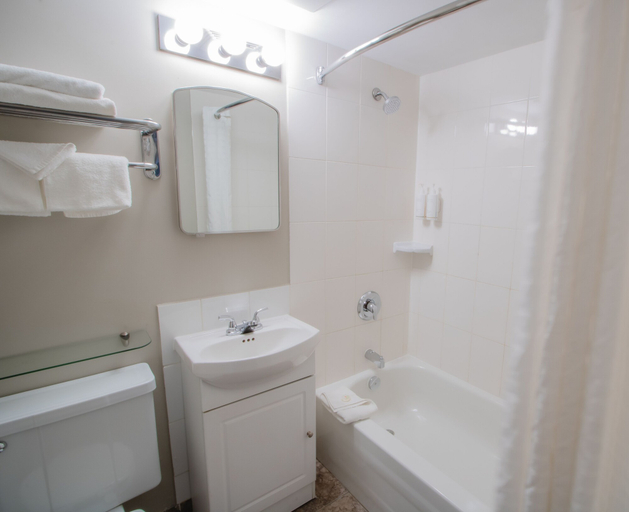 Bathroom 2, Scott's Inn and Suites, Thompson-Nicola