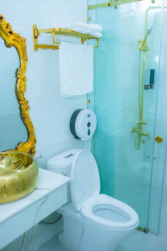 Bathroom 3, King Villa Hotel, Quảng Ngãi