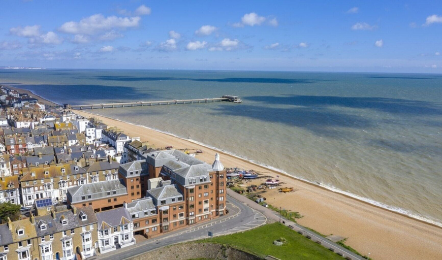 Exterior & Views 2, 2-bed 2- Bath Cottage Half Price Monthly Booking, Kent