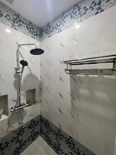 Bathroom, Namkhan River View, Luang Prabang