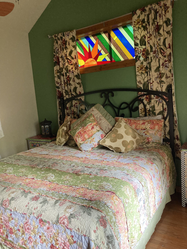 Bedroom 3, All Seasons Treehouse Village, Carroll