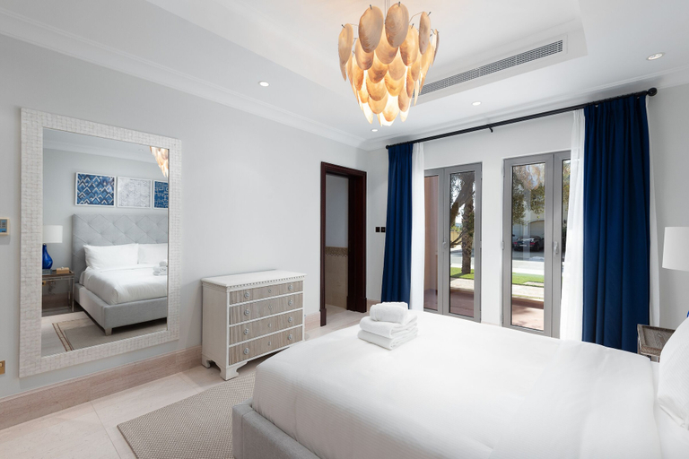 Room 2, Maison Privee - Palm Jumeirah Beach Front XL Villa w/Prvt Pool, Dubai