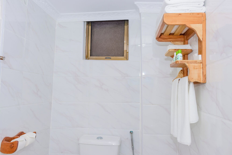 Bathroom 3, The Glacier Hotel Nanyuki, Kieni