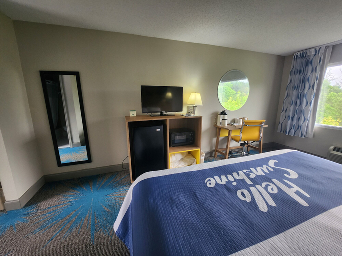 Bedroom 4, Days Inn by Wyndham Dahlonega University Area, Lumpkin
