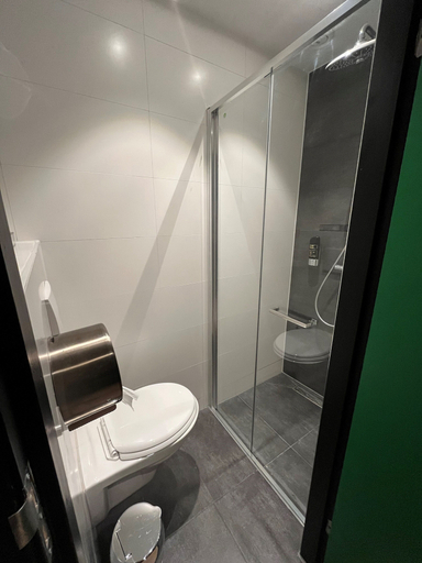 Bathroom 5, Heart Of Amsterdam - Hostel, Amsterdam
