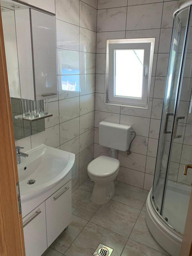 Bathroom, Apartment Pascal, Janjina