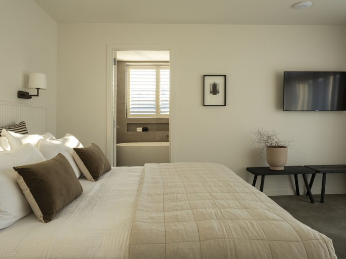 Bedroom 2, Porters Boutique Hotel & Conference Centre, Hastings city