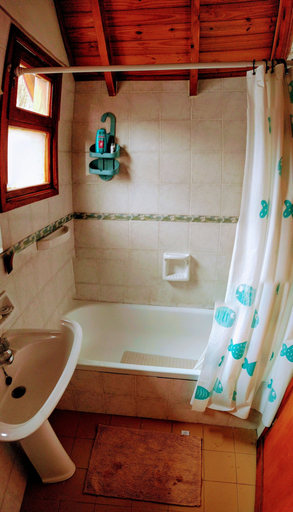 Bathroom 3, Los Cerezos, Lacar