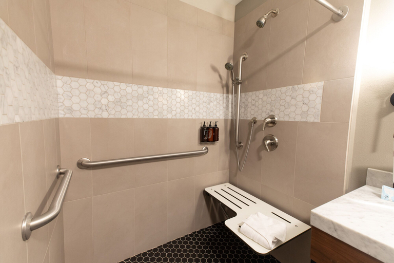 Bathroom 5, Oxford Suites Paso Robles, San Luis Obispo