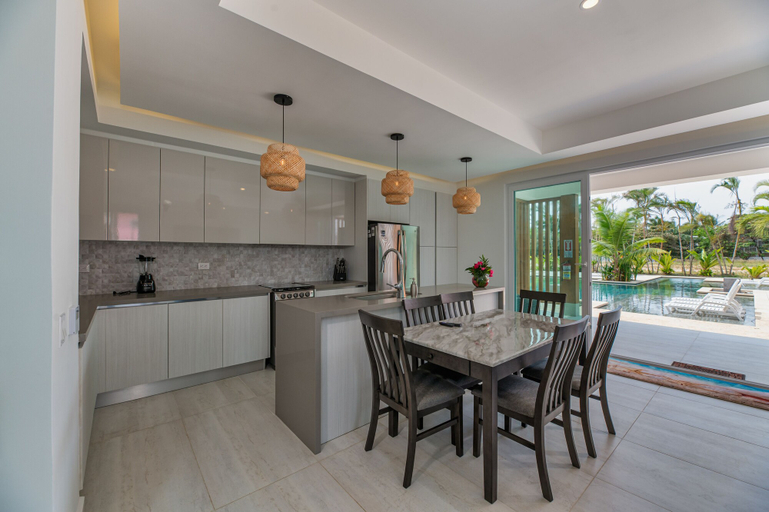 Private kitchen 4, Ocean One Roatan, Roatán