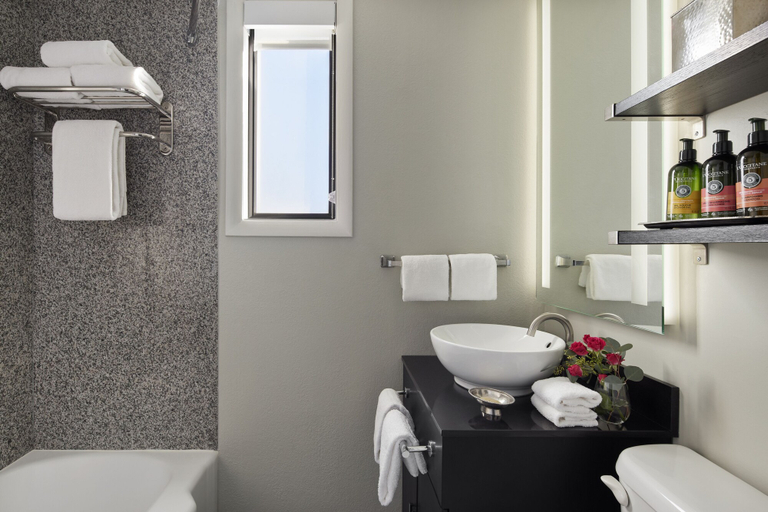 Bathroom 4, Capitol Hill Hotel, Washington D.C.