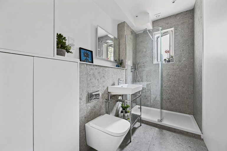 Bathroom 4, Nightingale Suites, London