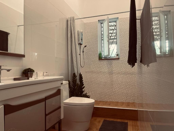 Bathroom, Salithyna villa, Vientiane