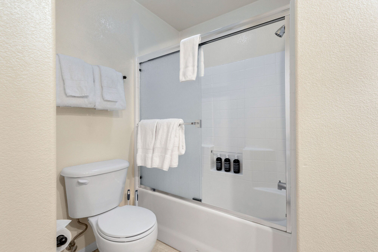 Bathroom 4, Indian Cove Paradise, San Bernardino