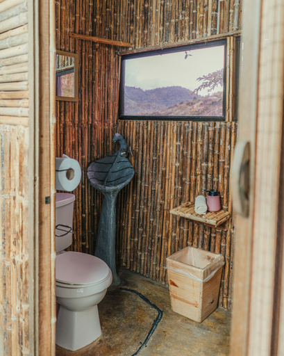 Bathroom, Tamì Lodge, Dota