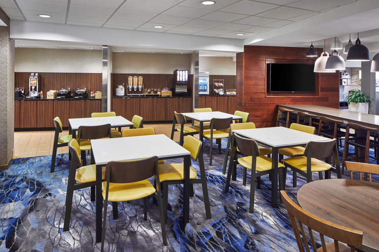 Food & Drinks 5, Fairfield Inn and Suites Gainesville, Hall