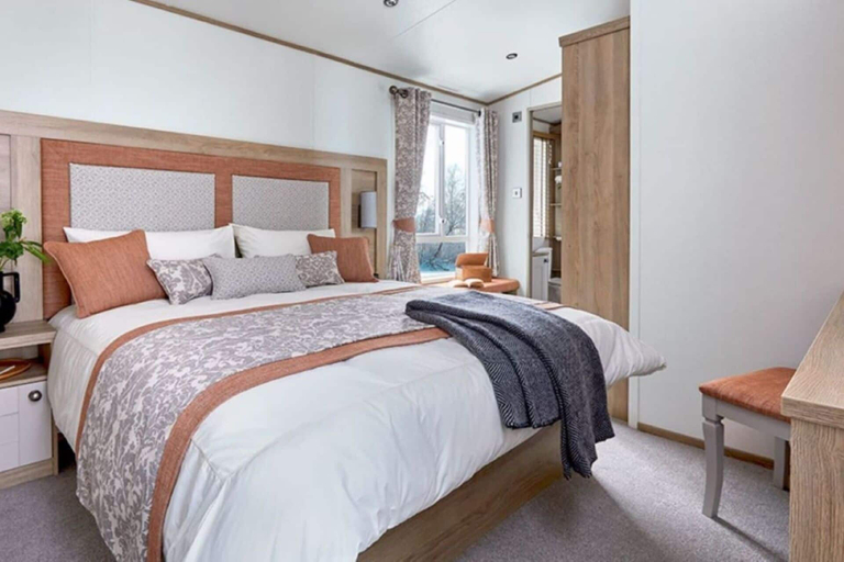 Others 3, 2-bed Lodge Sleeps 4 - Pet Welcome - Fireplace, Gloucestershire