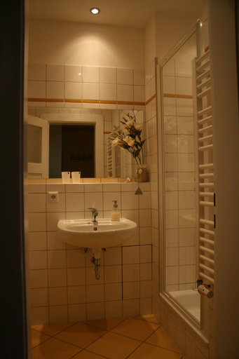 Bathroom 3, Ferienwohnung Villa Kadenstraße, Dresden