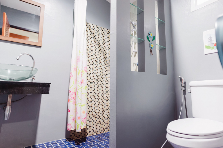 Bathroom 4, Siray Green Resort, Phuket Island