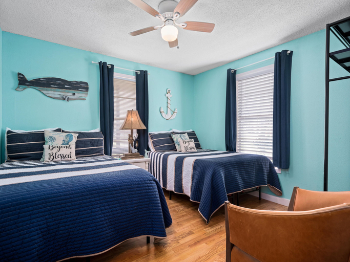 Bedroom, Castaway Cottage, Aransas